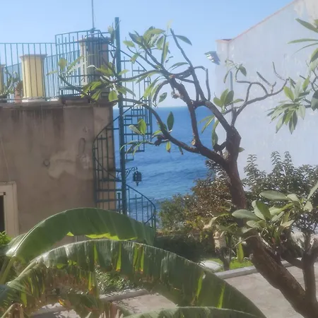 Al Comitato Bed and breakfast Giardini-Naxos